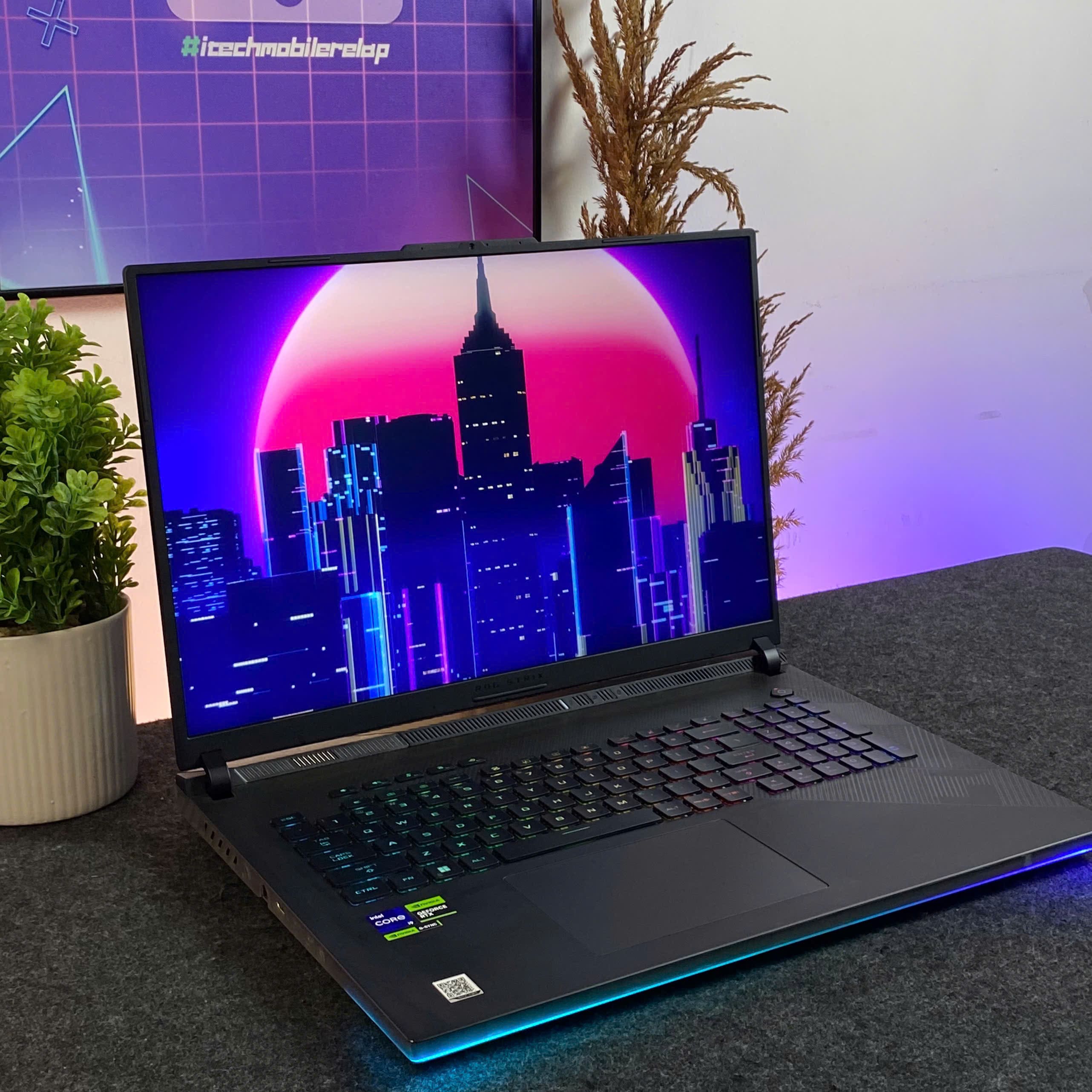 ASUS ROG STRIX SCAR 18 2024 (Core i9-14900HX, RTX 4080 12Gb) - USED 99%