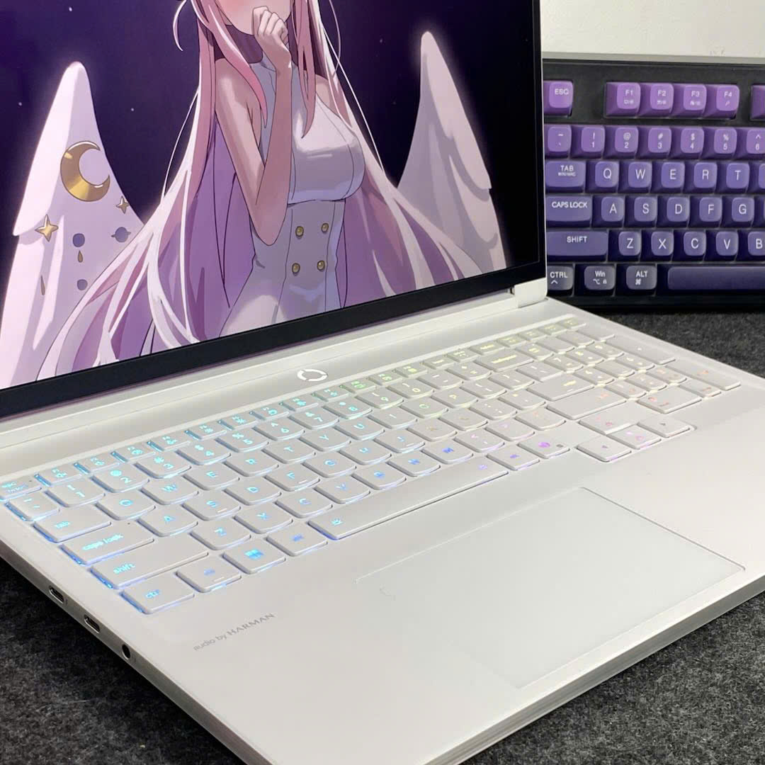 LENOVO LEGION 7 2025 Glacier White (Core Ultra 7-255HX, RTX 5060 8Gb) - USED 99%