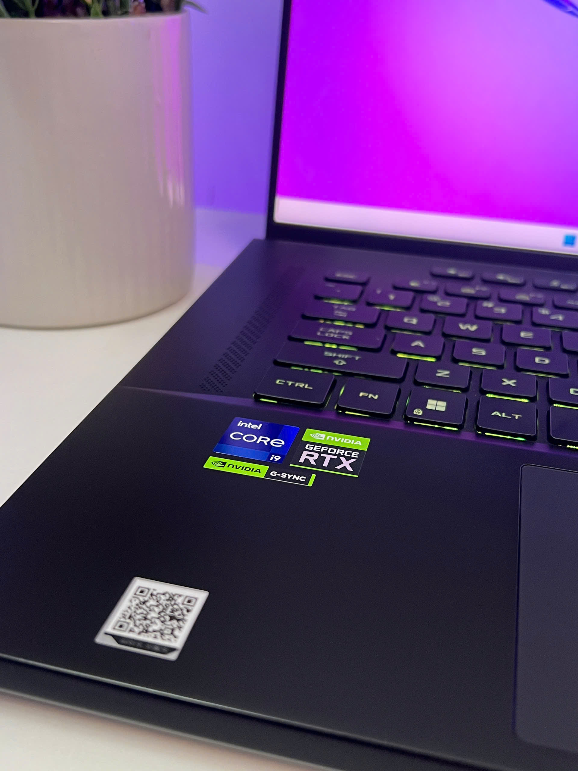 ASUS ROG ZEPHYRUS M16 2023 (Core i9-13900H, RTX 4070 8Gb) - USED 99%