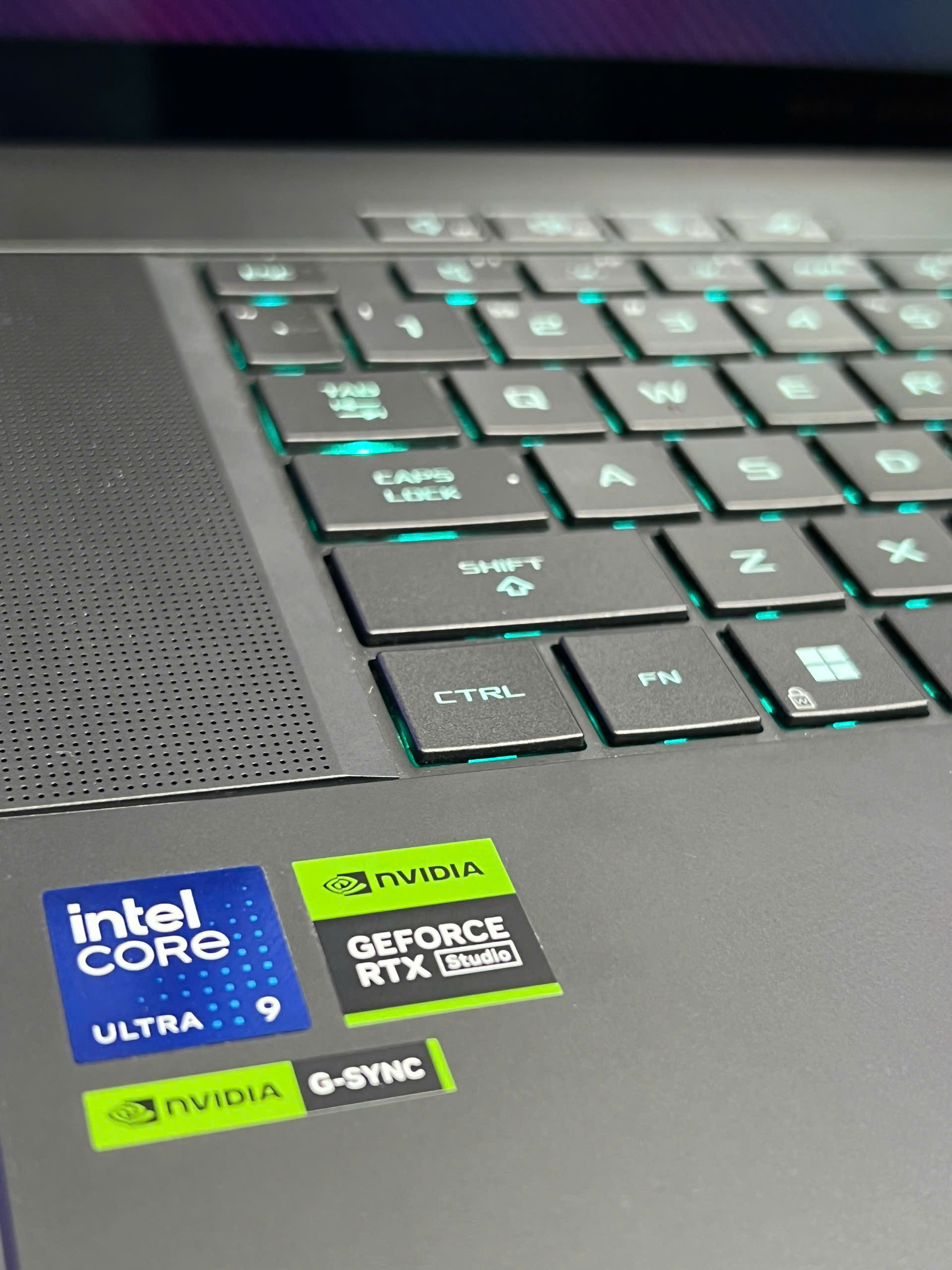 ASUS ROG ZEPHYRUS G16 2024 (Core Ultra 9-185H, RTX 4060 8Gb) - LIKENEW