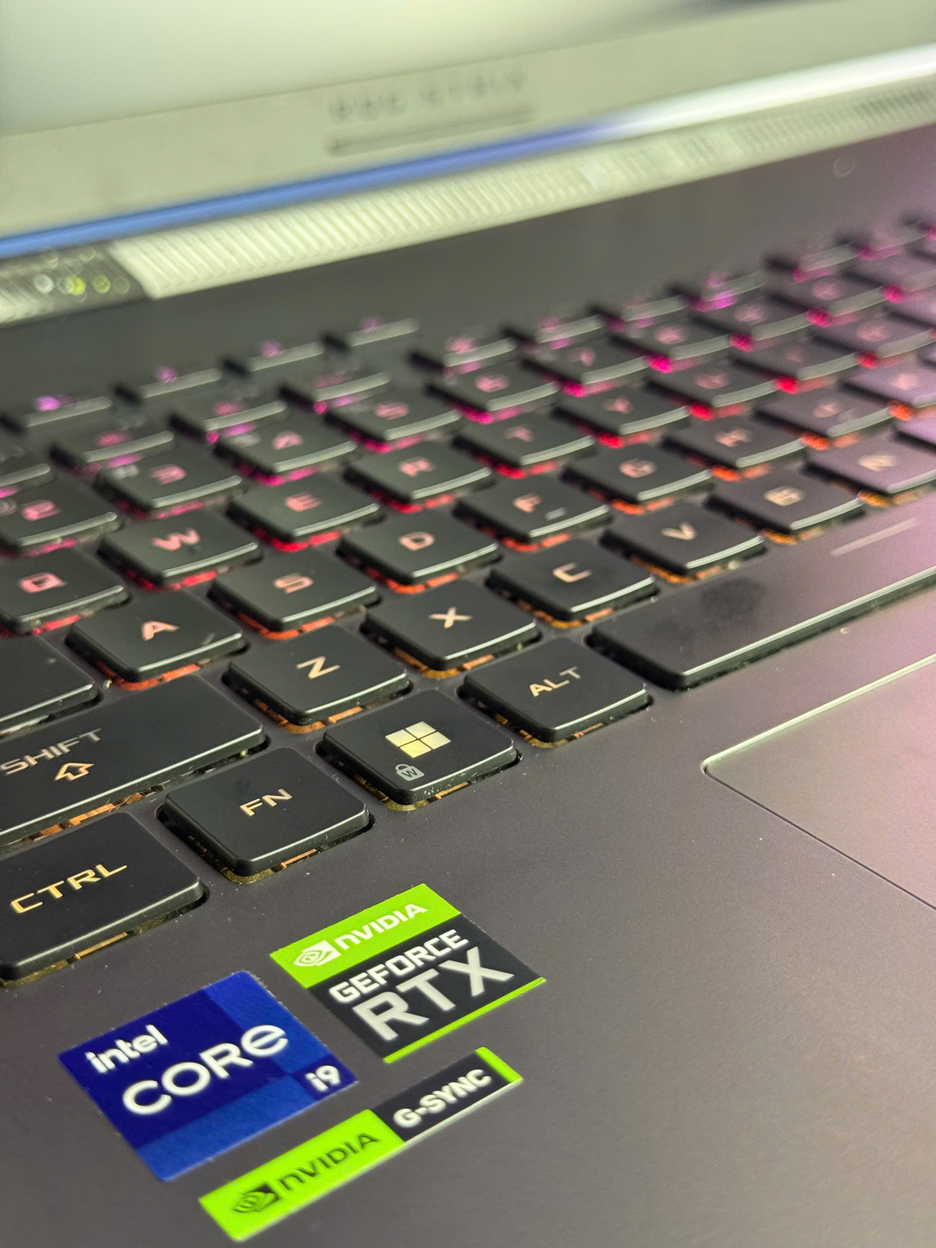 ASUS ROG STRIX G18 2023 (Core i9-13980HX, RTX 4070 8Gb) - USED 99%