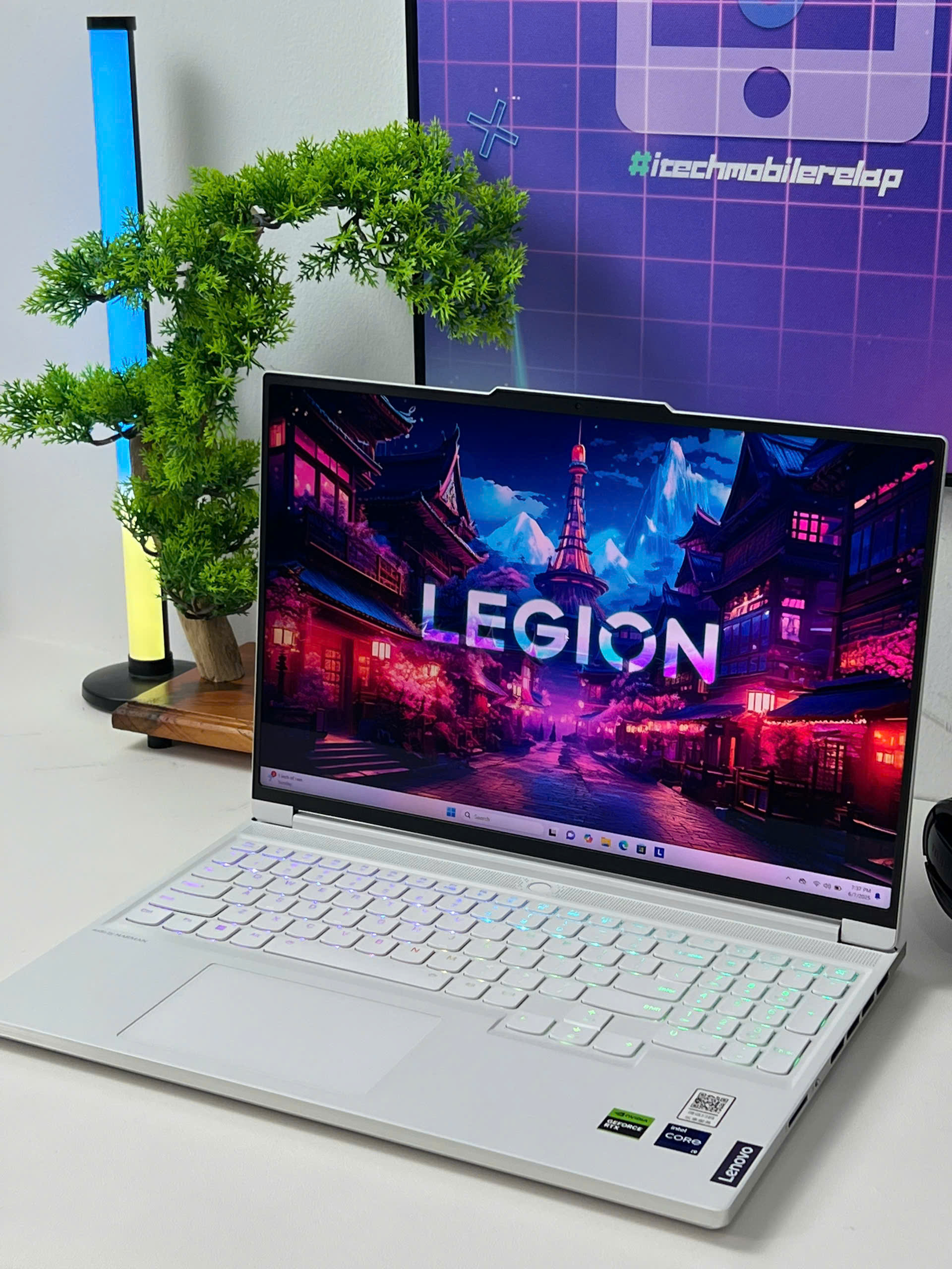 LENOVO LEGION SLIM 7i 2024 Glacier White (Core i9-14900HX, RTX 4060 8Gb) - USED 99%