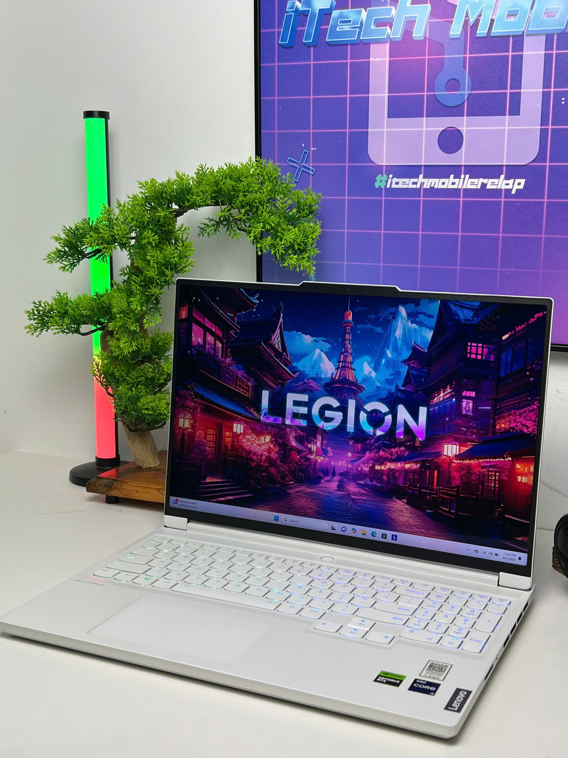 LENOVO LEGION SLIM 7i 2024 Glacier White (Core i9-14900HX, RTX 4060 8Gb) - USED 99%