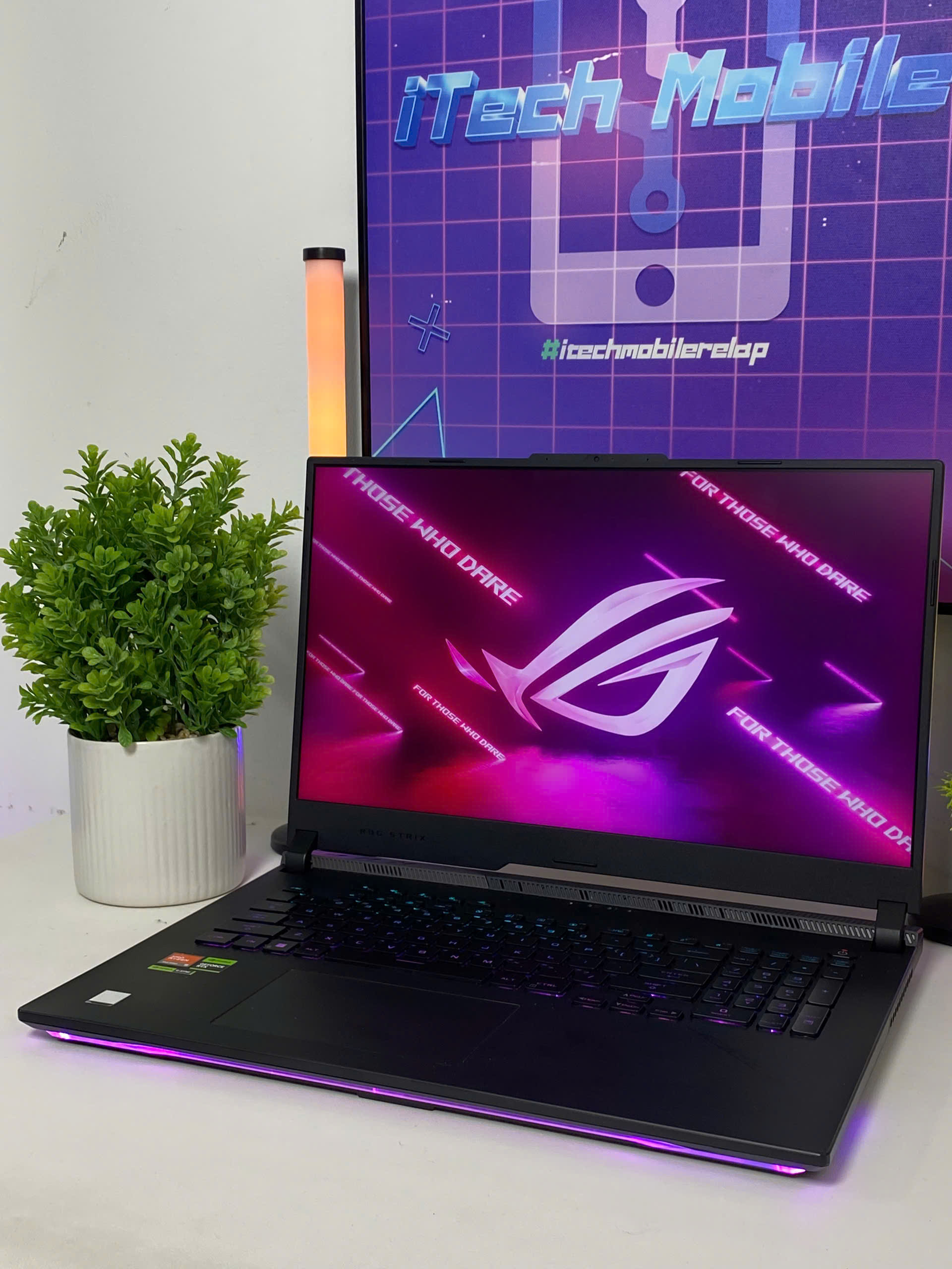ASUS ROG STRIX Scar 17 2023 (Ryzen 9-7945HX, RTX 4080 12Gb) - USED 99%