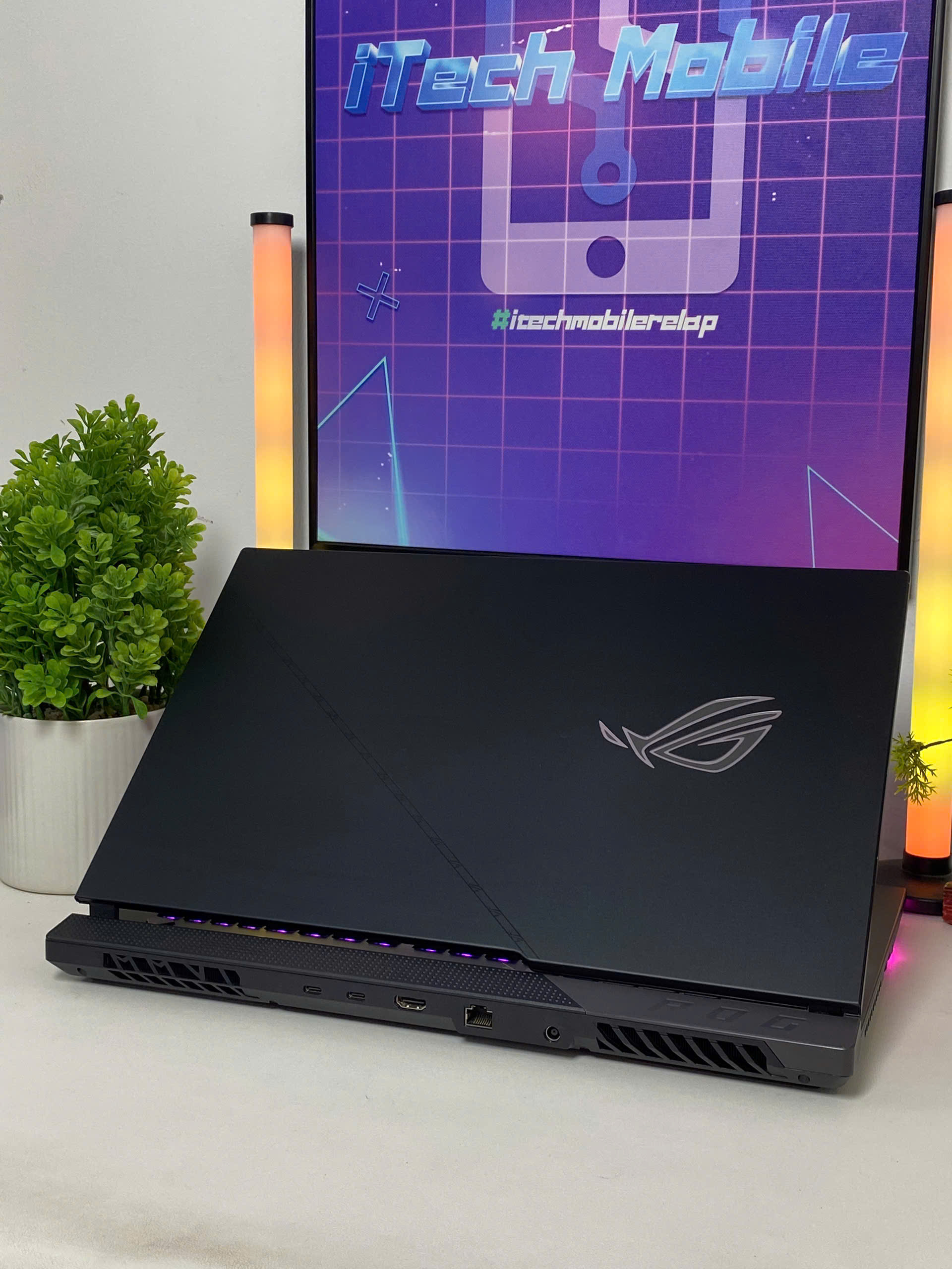 ASUS ROG STRIX Scar 17 2023 (Ryzen 9-7945HX, RTX 4080 12Gb) - USED 99%
