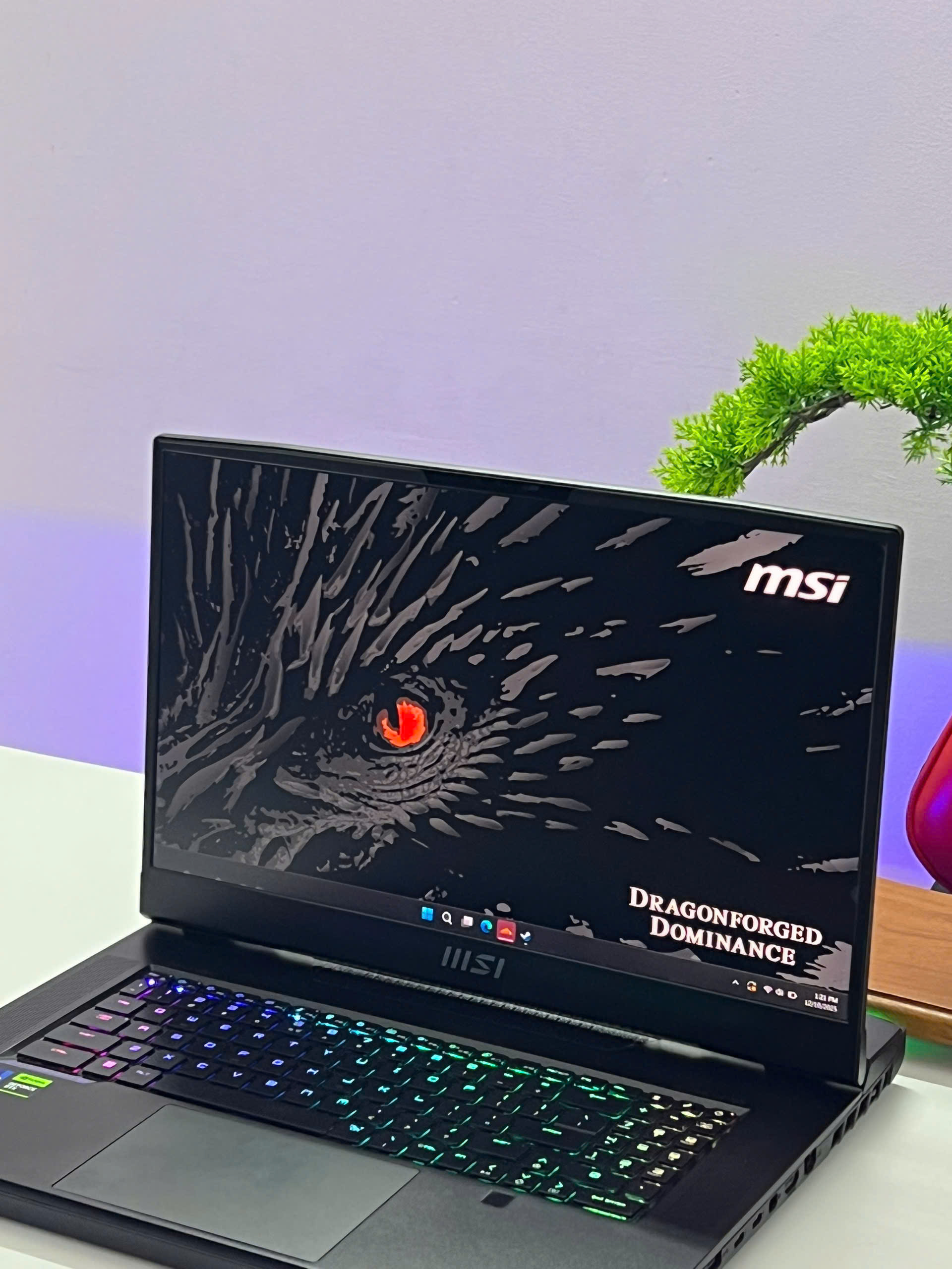 MSI TITAN GT77HX (Core i9-13980HX, RTX 4090 16Gb) - USED 99%