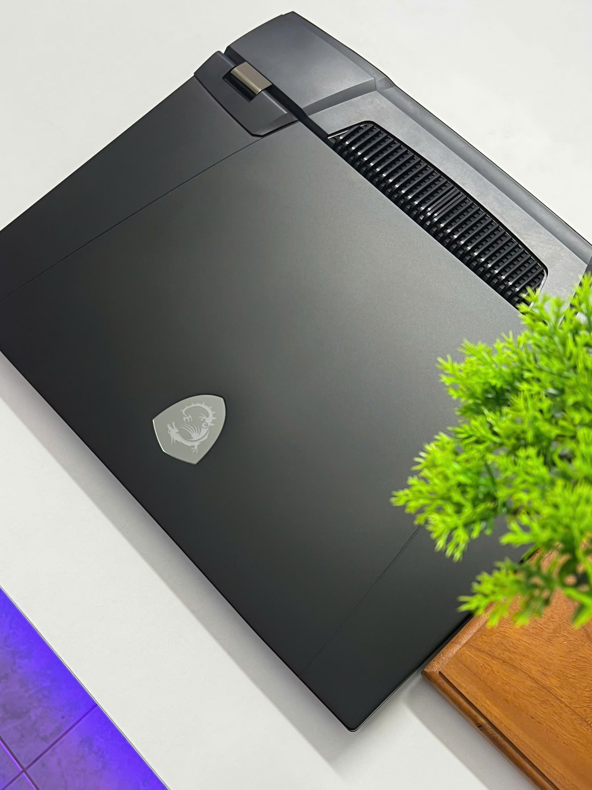 MSI TITAN GT77HX (Core i9-13980HX, RTX 4090 16Gb) - USED 99%