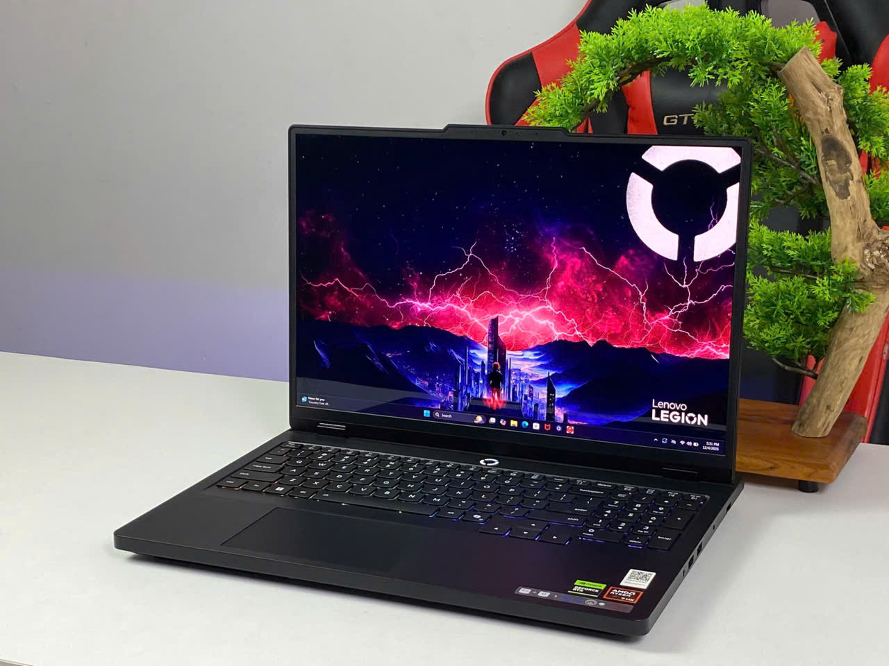 LENOVO LEGION 5 Pro 2025 (Ryzen 7-8745HX, RTX 5060 8Gb, OLED) - LIKENEW