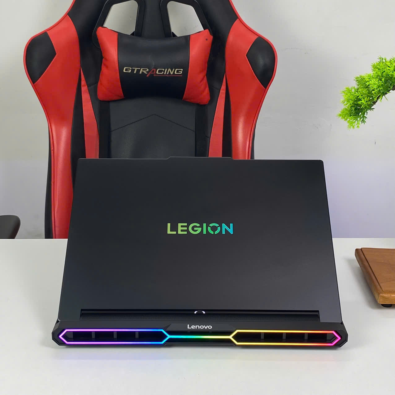 LENOVO LEGION PRO 7i 2025 (Core Ultra 9 275HX, RTX 5070Ti 12Gb) - LIKENEW