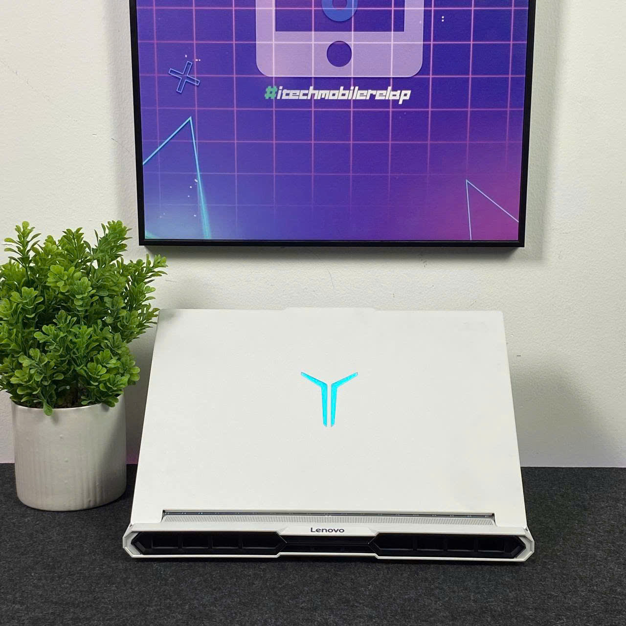 LENOVO LEGION R9000P GLACIER WHITE 2025 (Ryzen 9-8945HX, RTX 5060 8Gb) - USED 99%