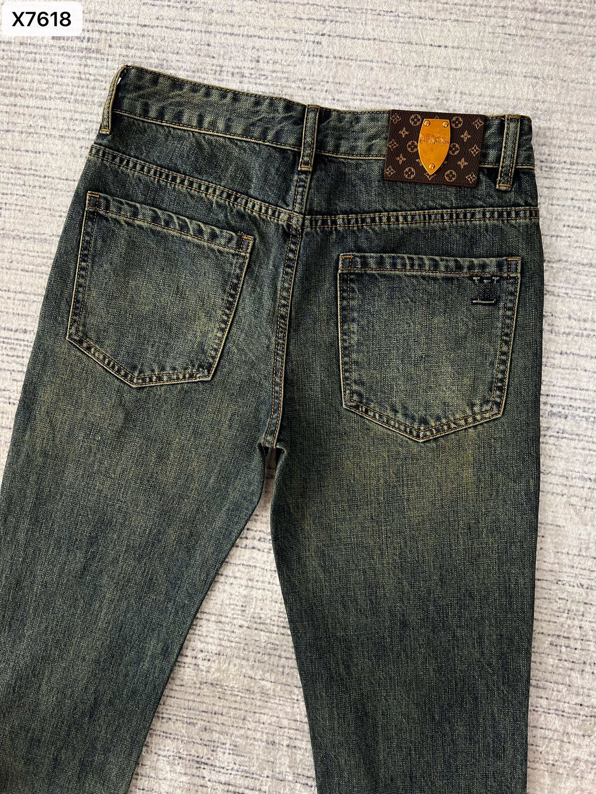 Bò xuông cao cấp LV X7618