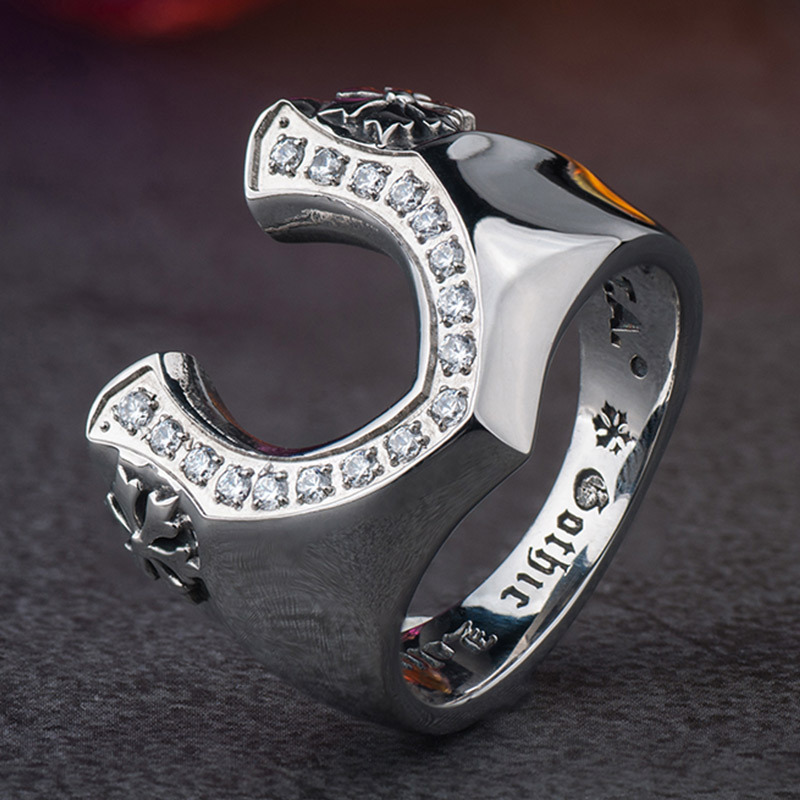 Nhẫn Chrome Hearts đính đá Titan  R731