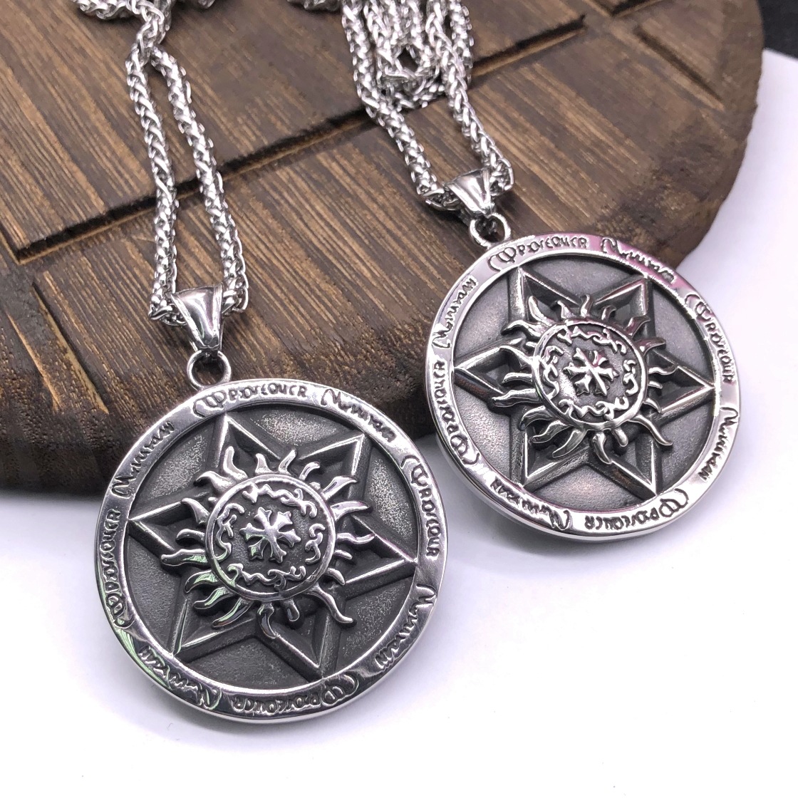 Mặt dây chuyền Khiên Sparta Titan Gothic P565