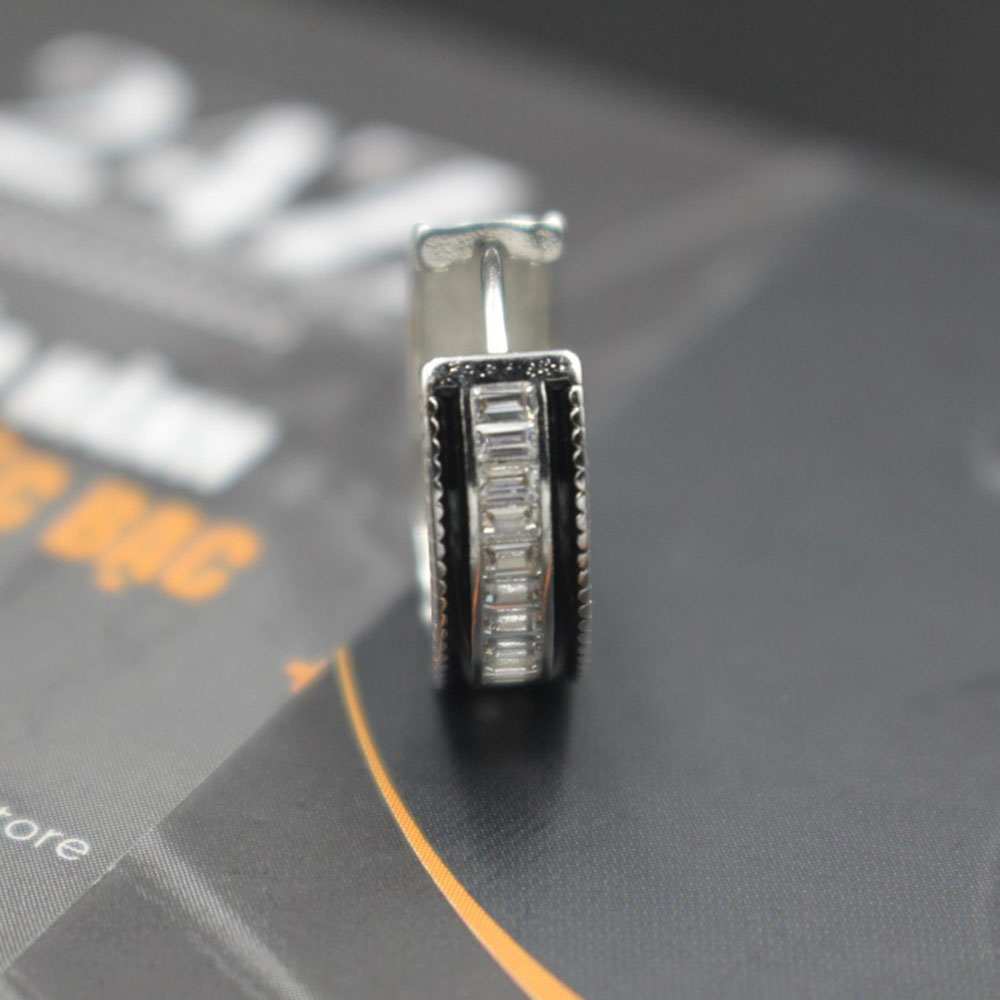 Khuyên tai Nam tròn đen, lát đá dọc Z606 24Z Store (1 chiếc)