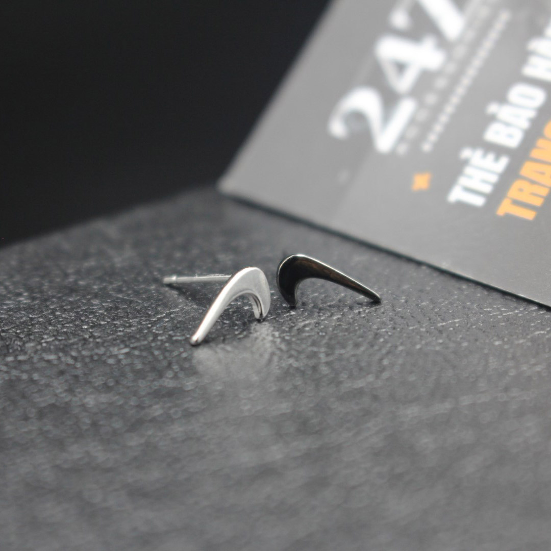 Khuyên tai Nike Bạc S925 Z108 - 2 màu Đen, Bạc (1 chiếc)