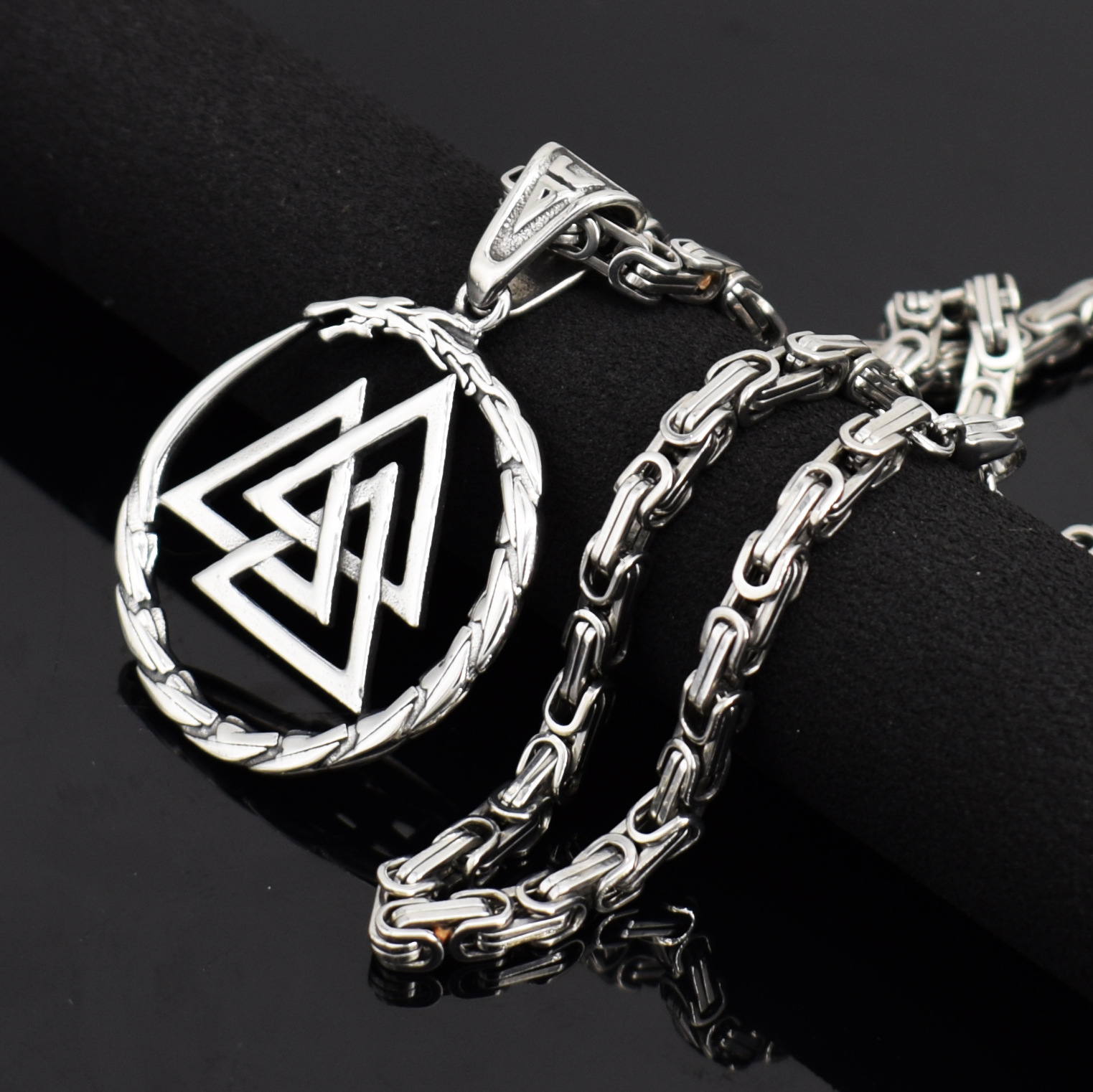 Mặt dây chuyền Valknut Titan P19368