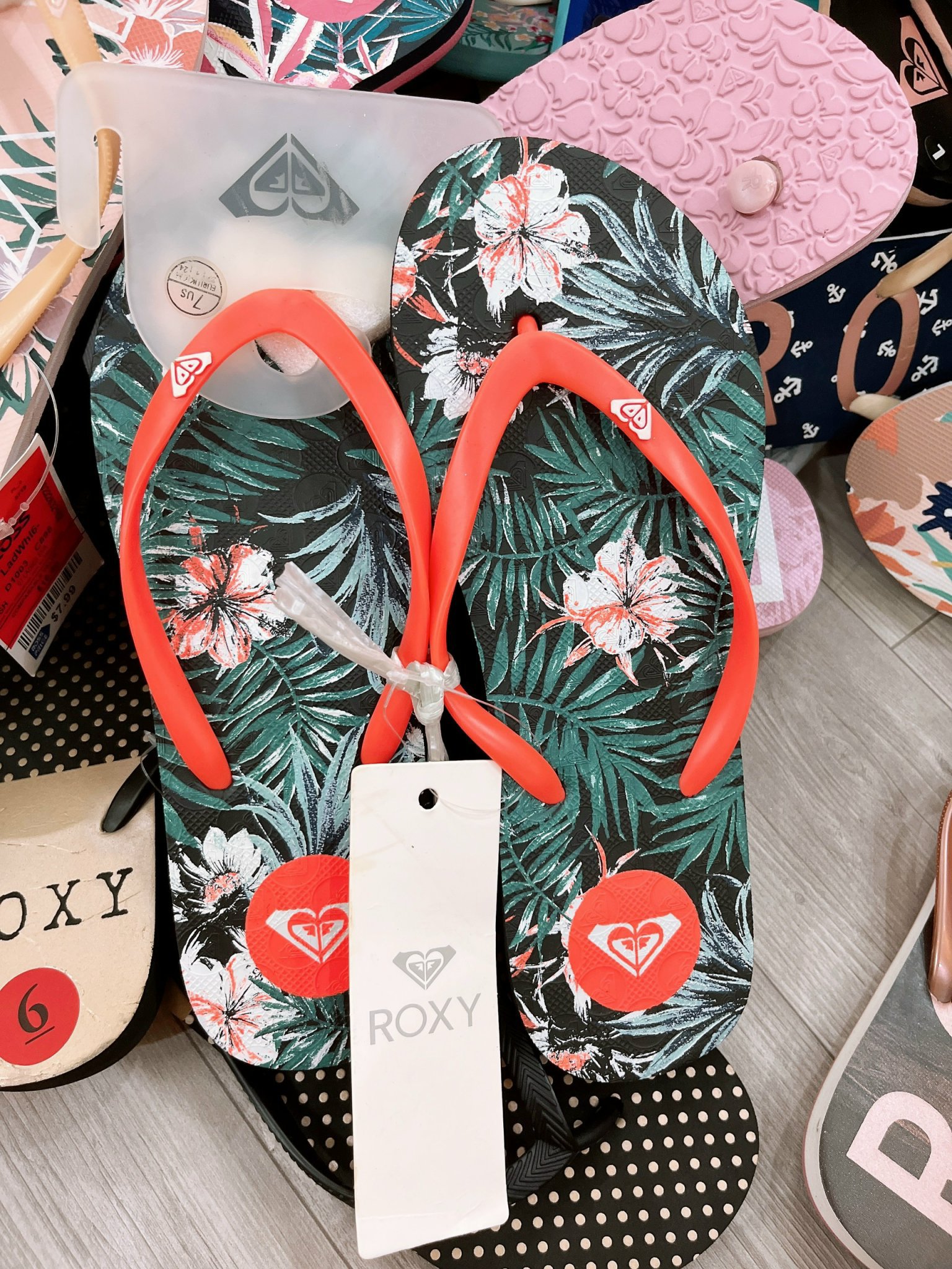 Dép xỏ ngónRoxy