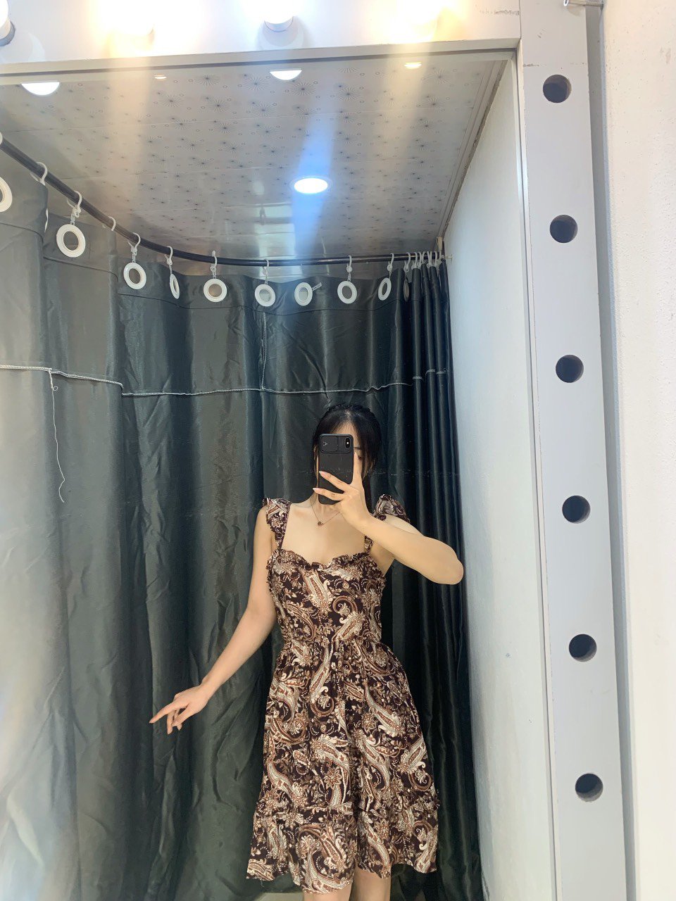 Đầm Emma