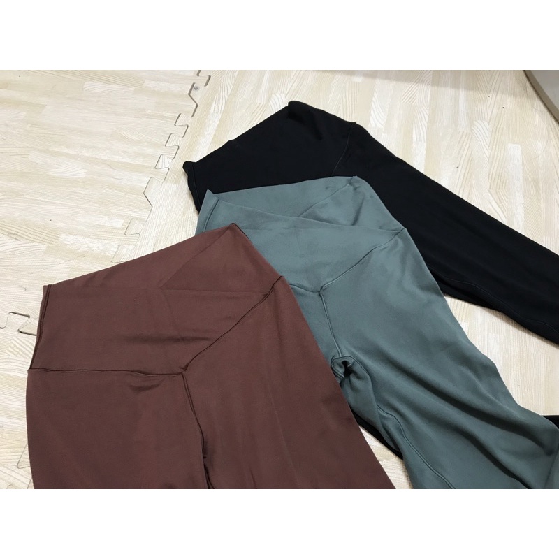 Quần tập legging ống loe Ae rie, hàng xuất xịn