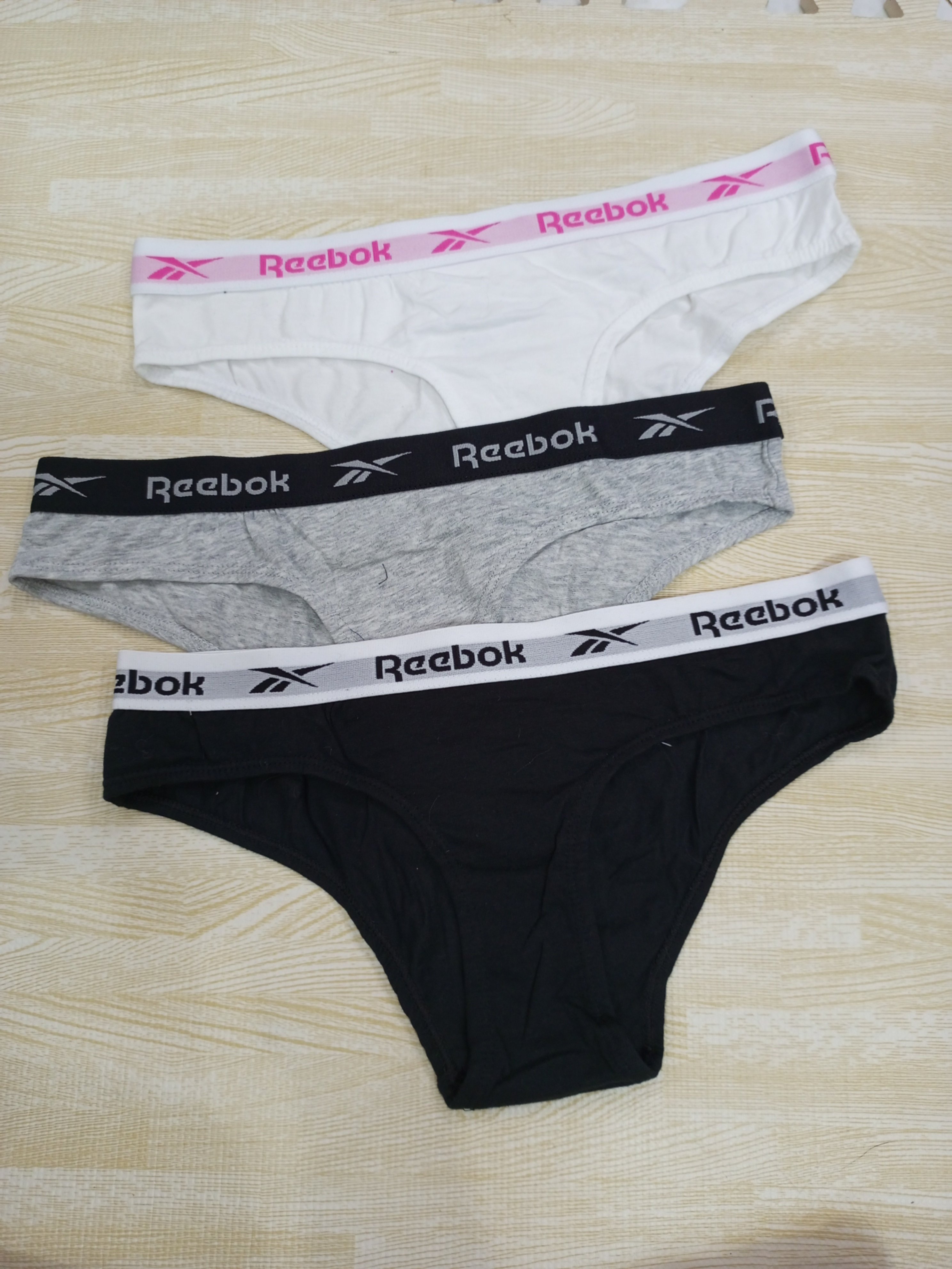 Quần lót Reebok nữ