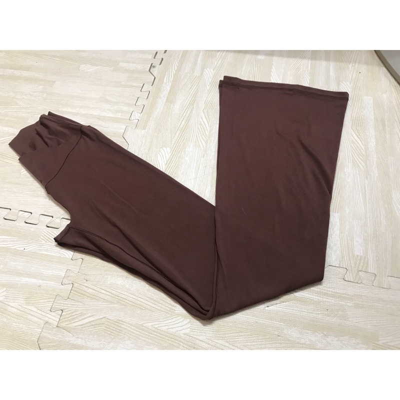 Quần tập legging ống loe Ae rie, hàng xuất xịn