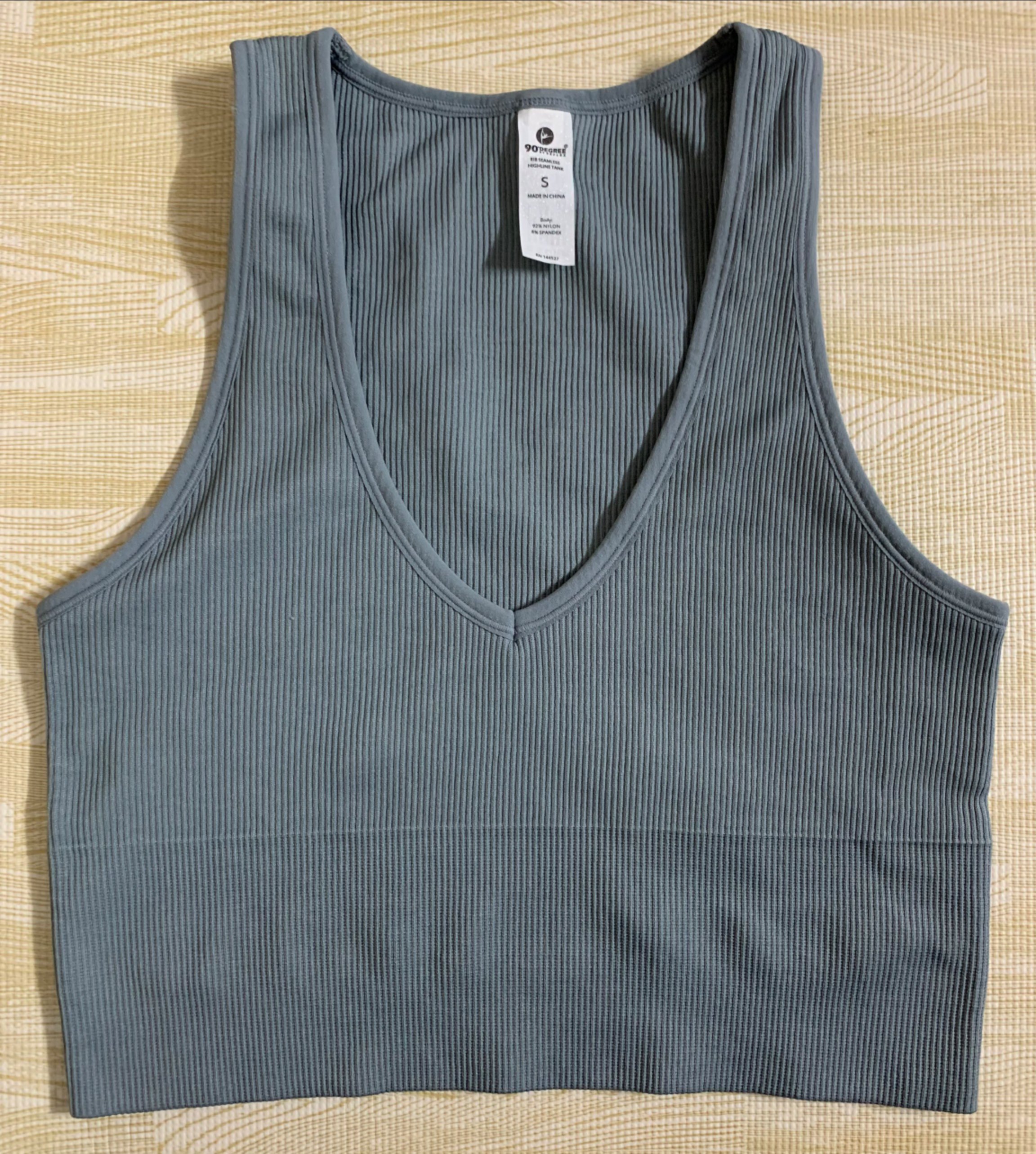 Áo tank top seamless 90 , hàng xuất xịn