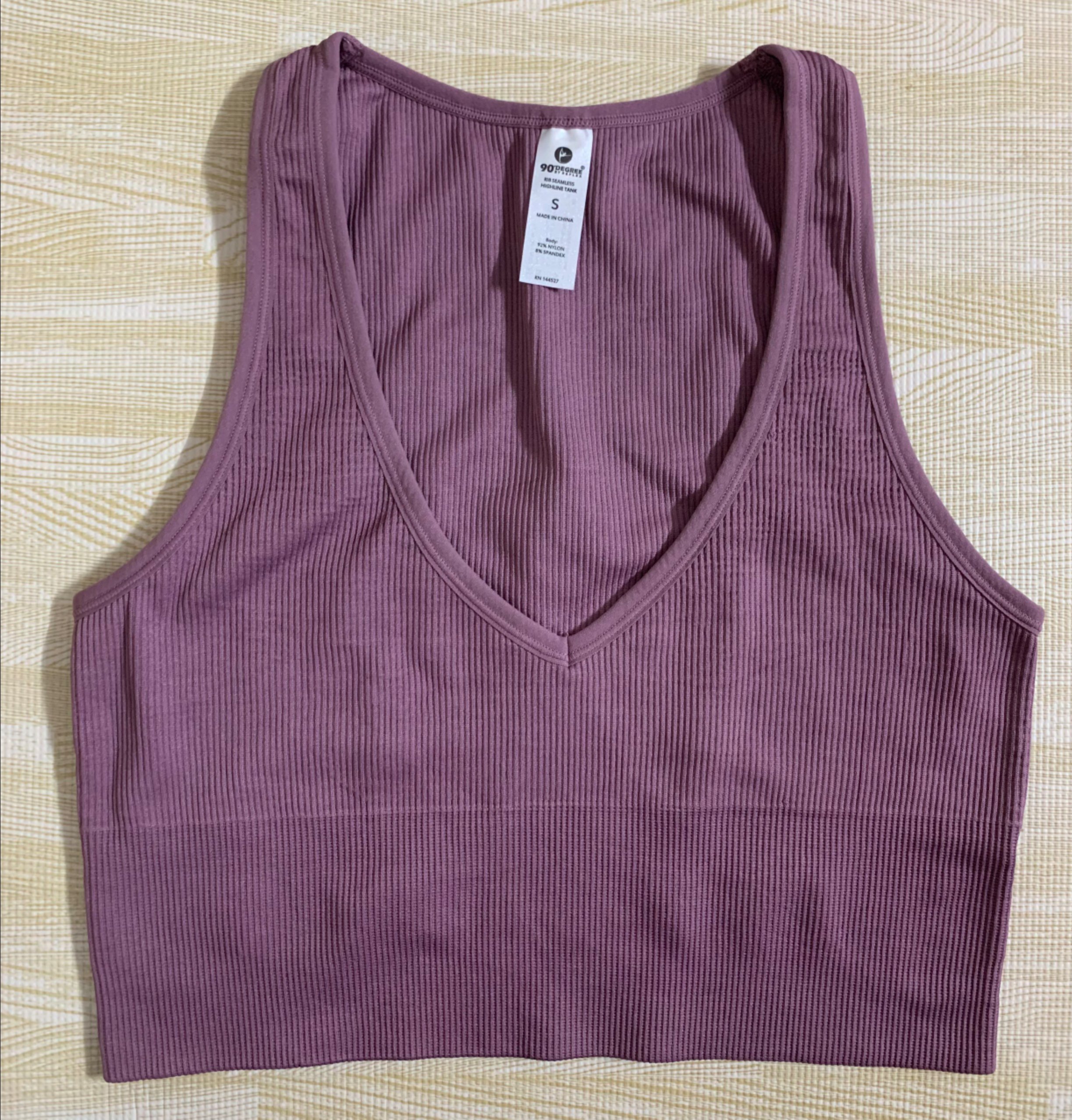 Áo tank top seamless 90 , hàng xuất xịn