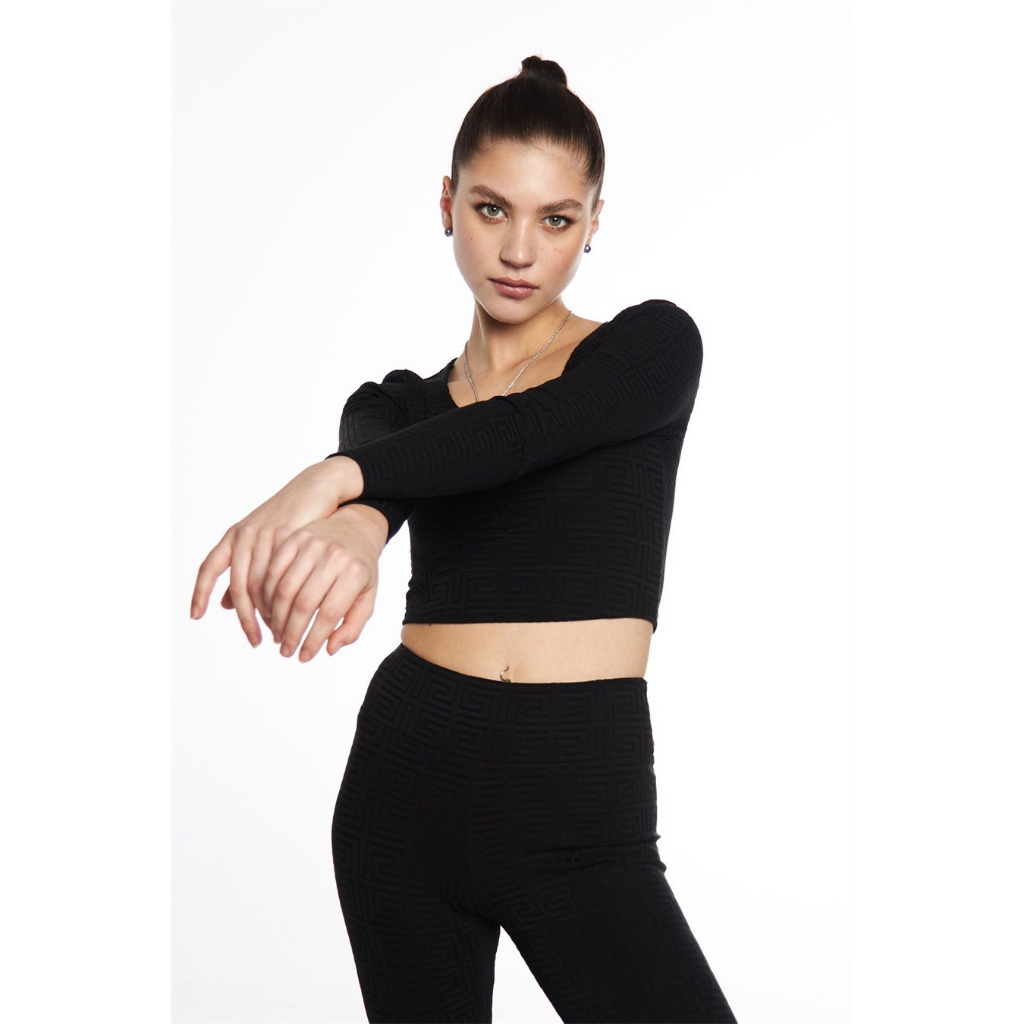 Áo croptop dài tay Amisu, hàng xuất xịn