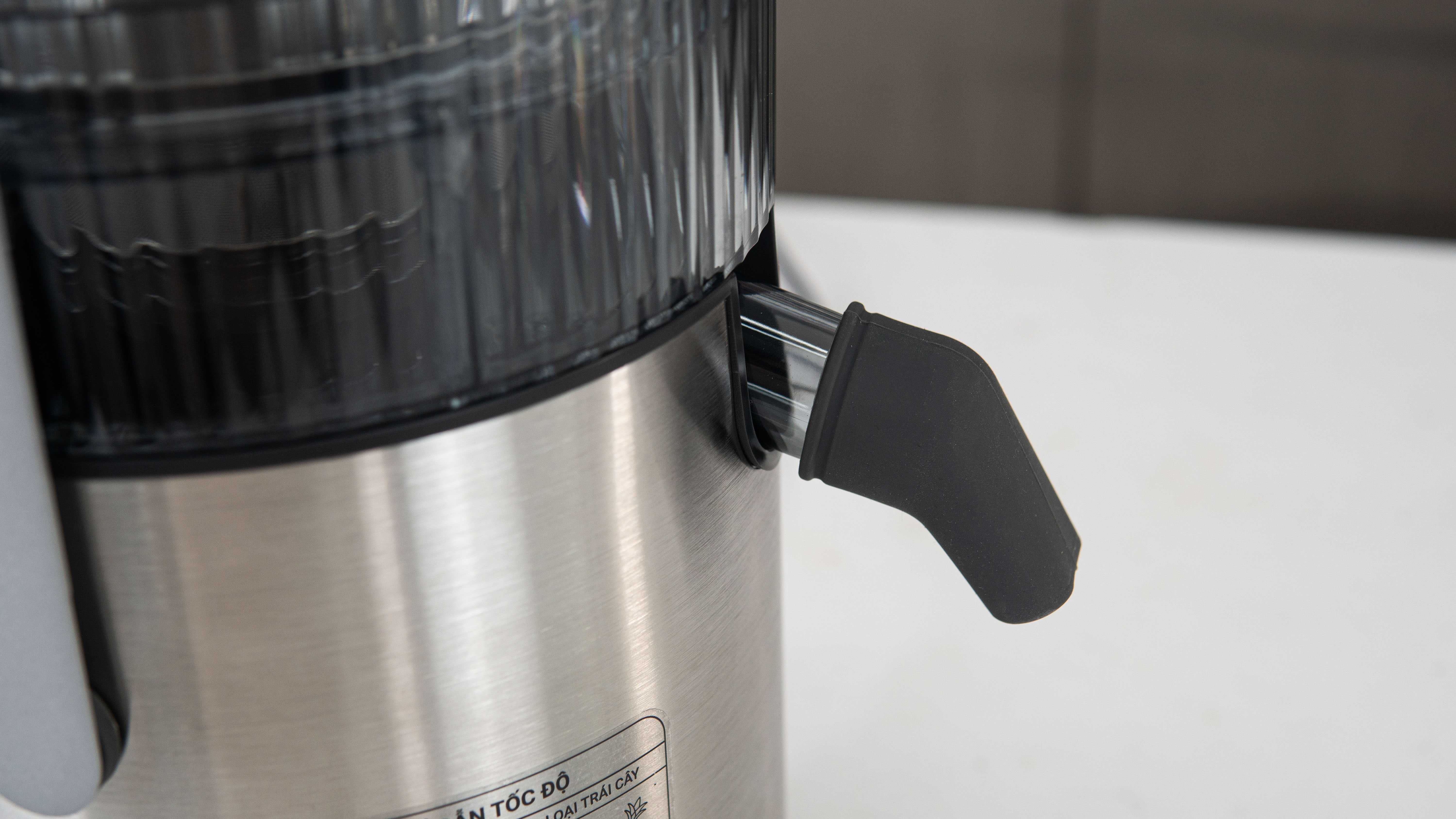 Máy ép trái cây Uniblend SS-83