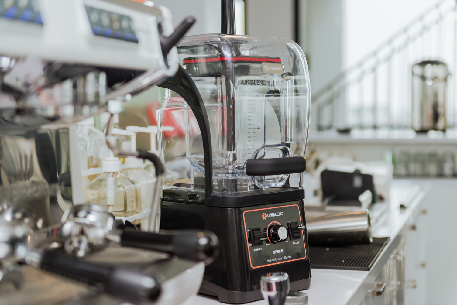 Máy xay sinh tố công nghiệp Uniblend UBS-712 (model cũ: UB-712)