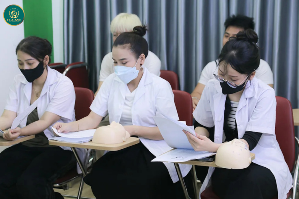 Khóa học Chăm sóc Da từ Cơ bản đến Nâng cao – Bí quyết trở thành chuyên gia làm đẹp