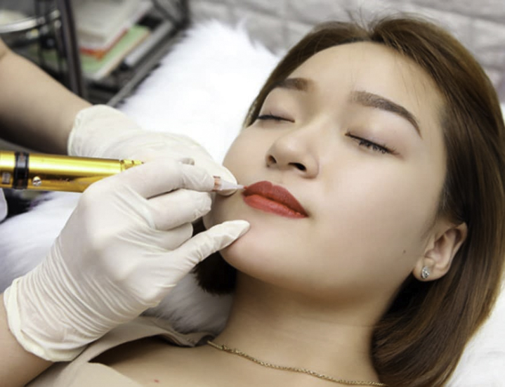 KHÓA HỌC PHUN MÔI VÀ NHỮNG THÔNG TIN CHI TIẾT VỀ NGÀNH PHUN XĂM