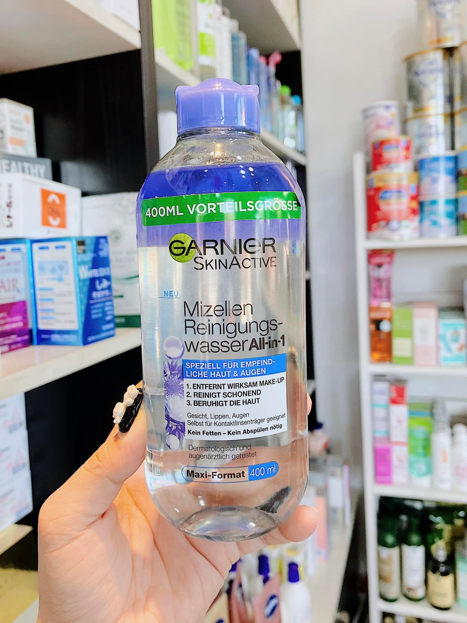 Tẩy trang garnier xanh dương