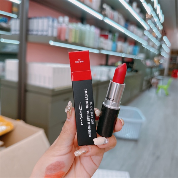 Son Mac Ruby Woo 707