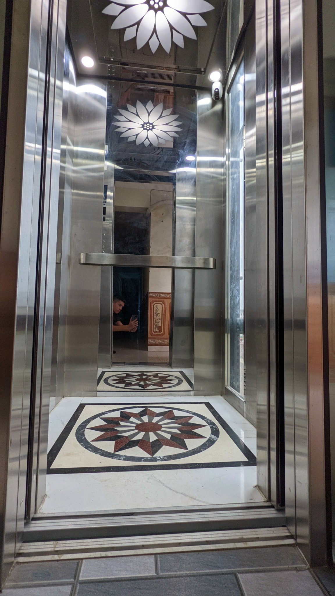 Chị Hoa-Vĩnh Tường