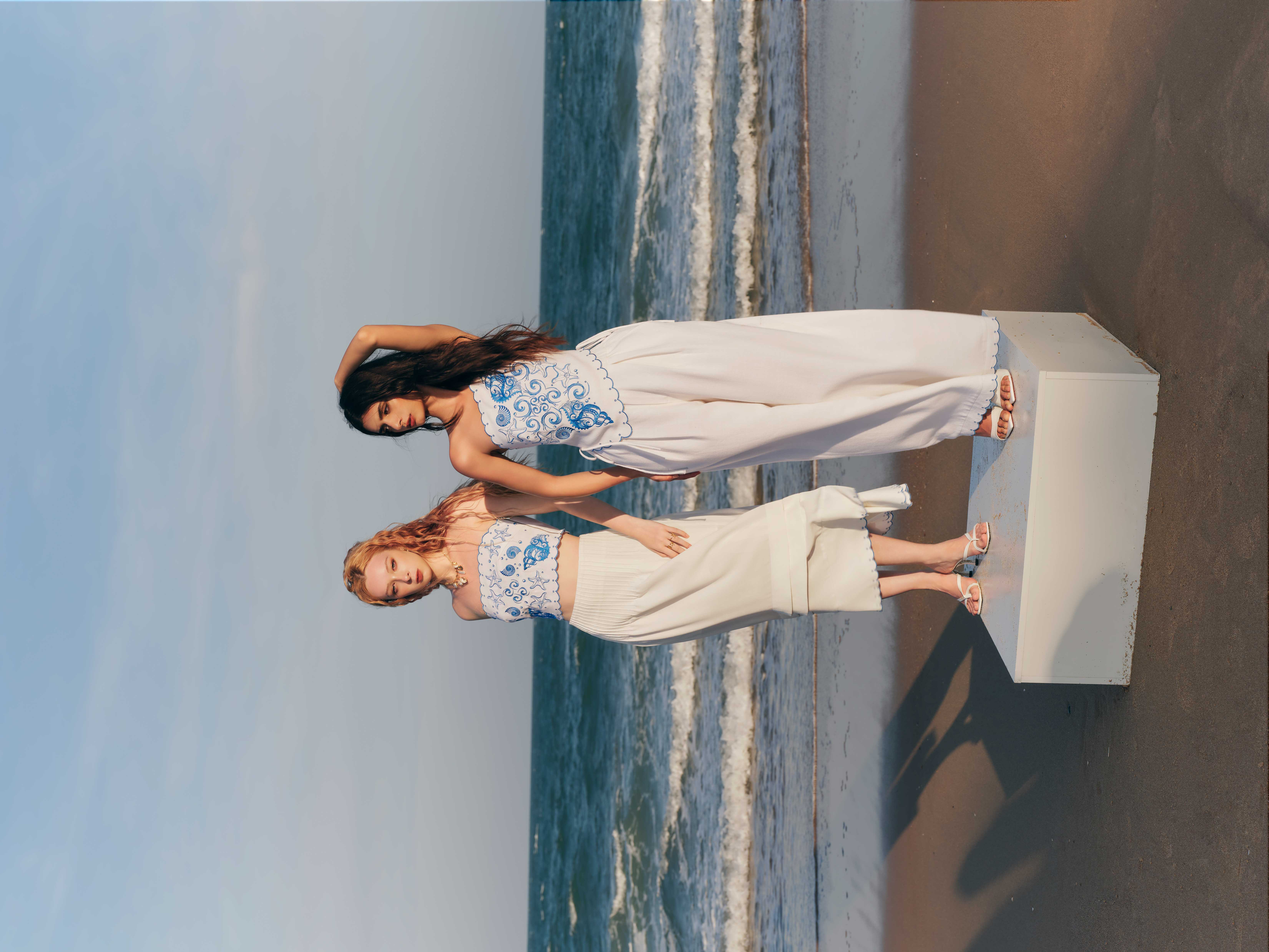 WHITE EMBROIDERED MAXI SKIRT