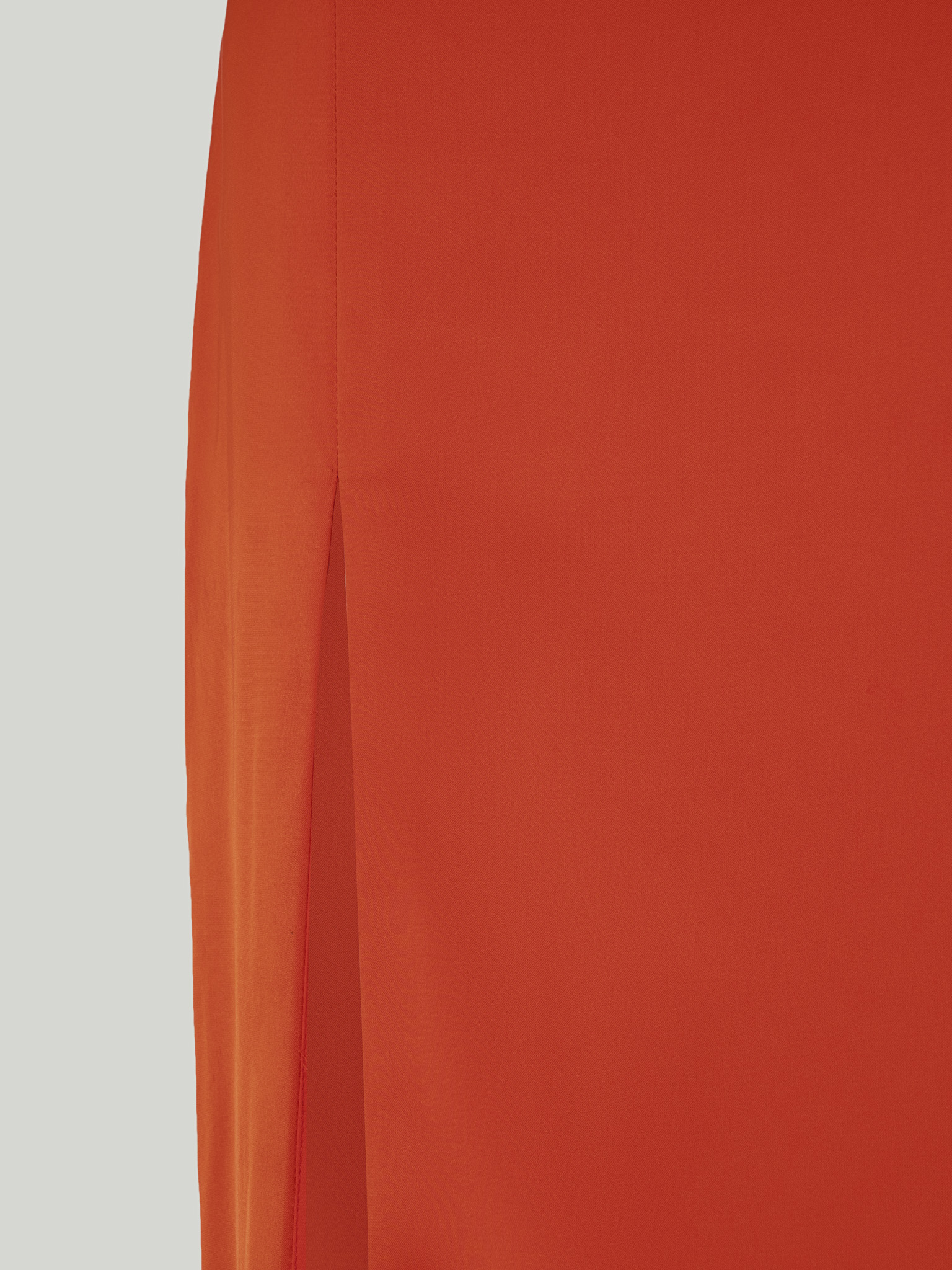 BRA TOP x HIGH SLIT SKIRT