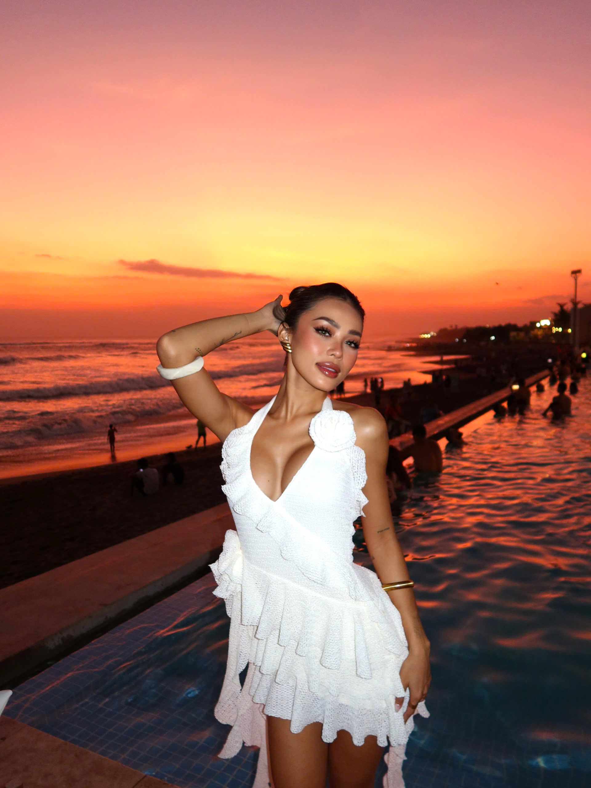 Đầm Kem Xốp Bèo Ngắn