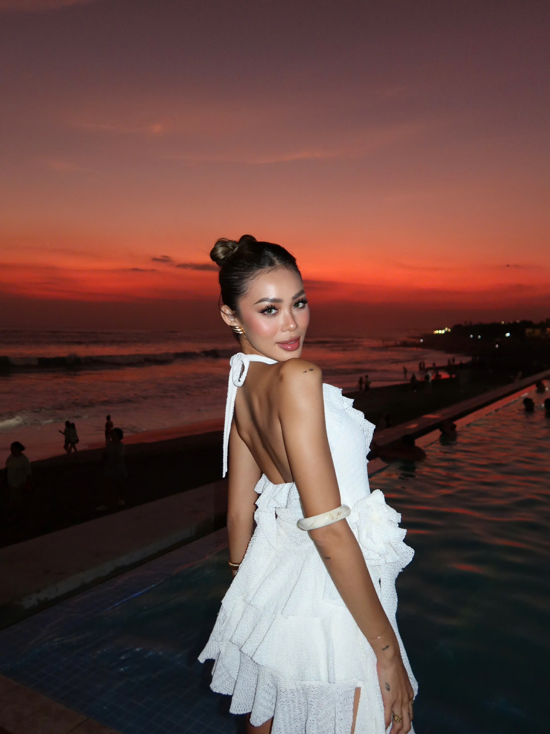 Đầm Kem Xốp Bèo Ngắn