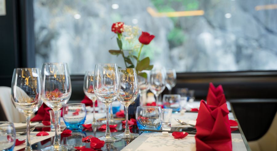 La Casta Daily Cruise Luxury Ha Long Bay Day Tour from Hanoi