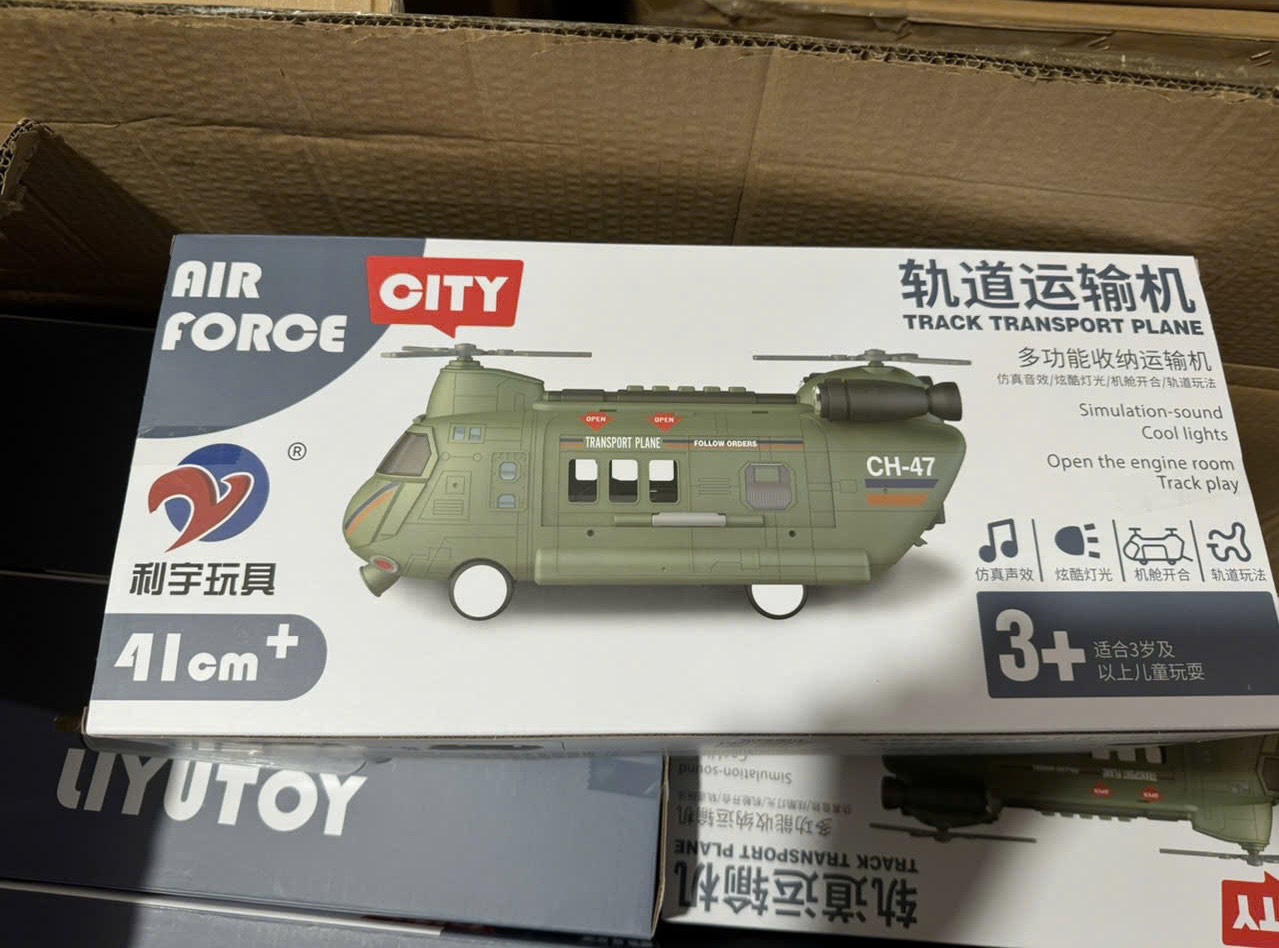 Máy bay chở xe quân sự LY558-1007(18 bộ/thùng)