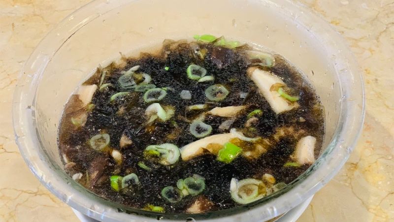 canh rong biển thịt bò dễ làm