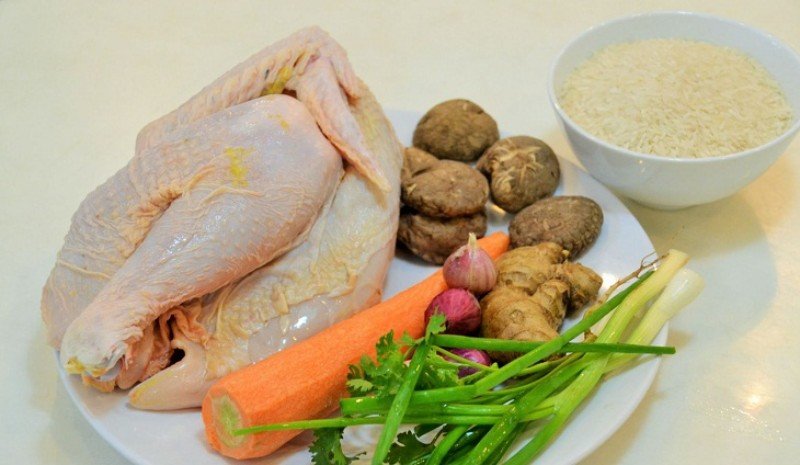 Một vài nguyên liệu cần chuẩn bị cho món cháo gà