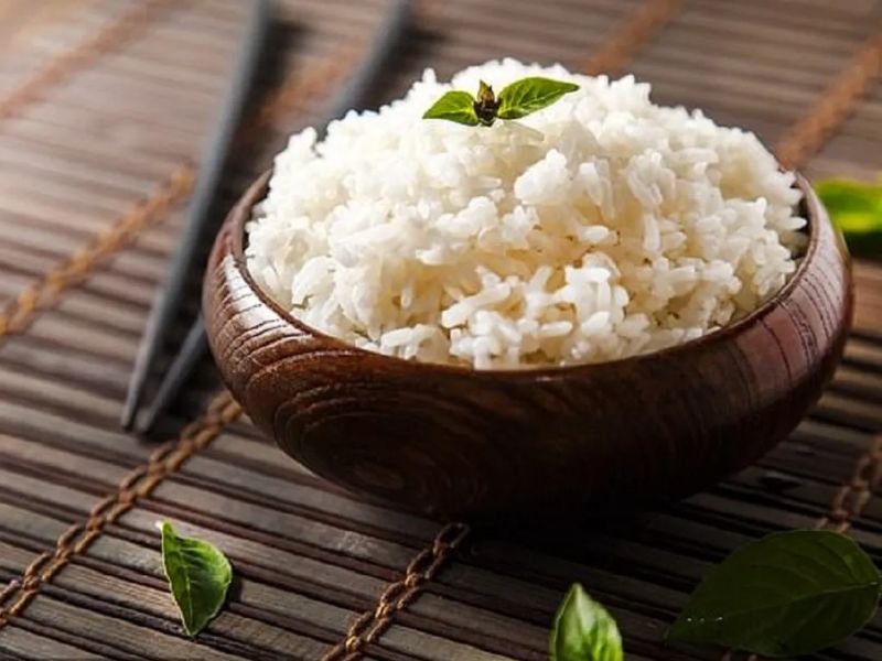 Ảnh 7: Nếu có cơm nguội, bạn có thể tận dụng để nấu cháo