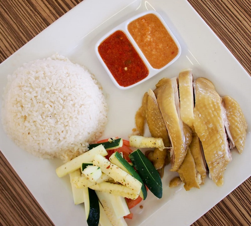 11: Đừng quên chuẩn bị những nguyên liệu đơn giản, sẵn có để nấu cơm gà Hải Nam đãi cả nhà nhé