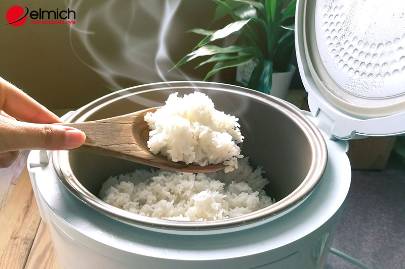 Hình 1. Nồi cơm điện cao tần giúp hạt cơm được chín đều, thơm ngon