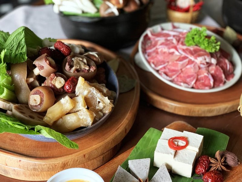 Nguyên liệu nấu lẩu đuôi bò vị thuốc bắc