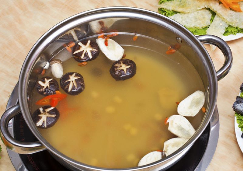 Làm nước lẩu