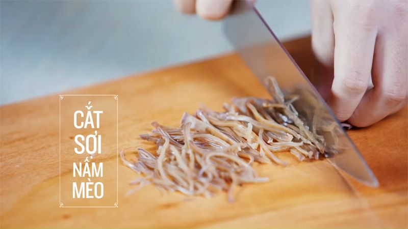 Ảnh 7: Cắt sợi nấm mèo