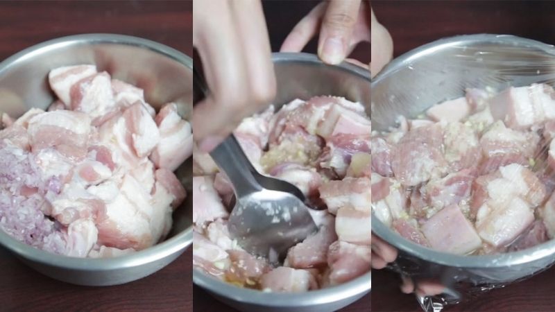 Sau khi sơ chế, hãy ướp thịt với các loại gia vị nhé